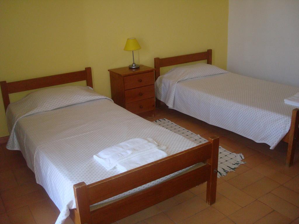 Hi Alcoutim - Pousada De Juventude Habitación foto